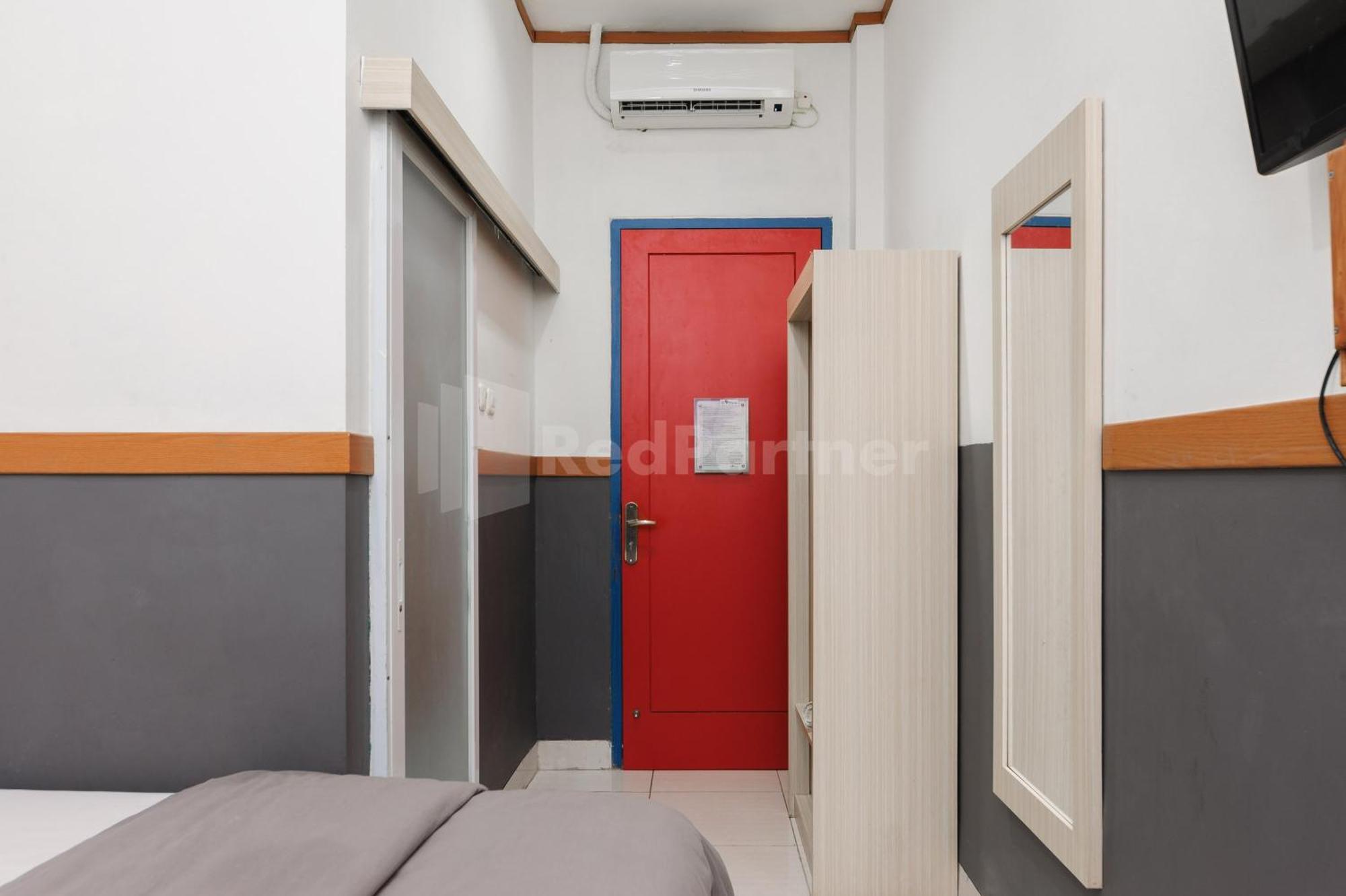 Ian Hotel Jaksa Mitra Reddoorz Jakarta Exterior photo