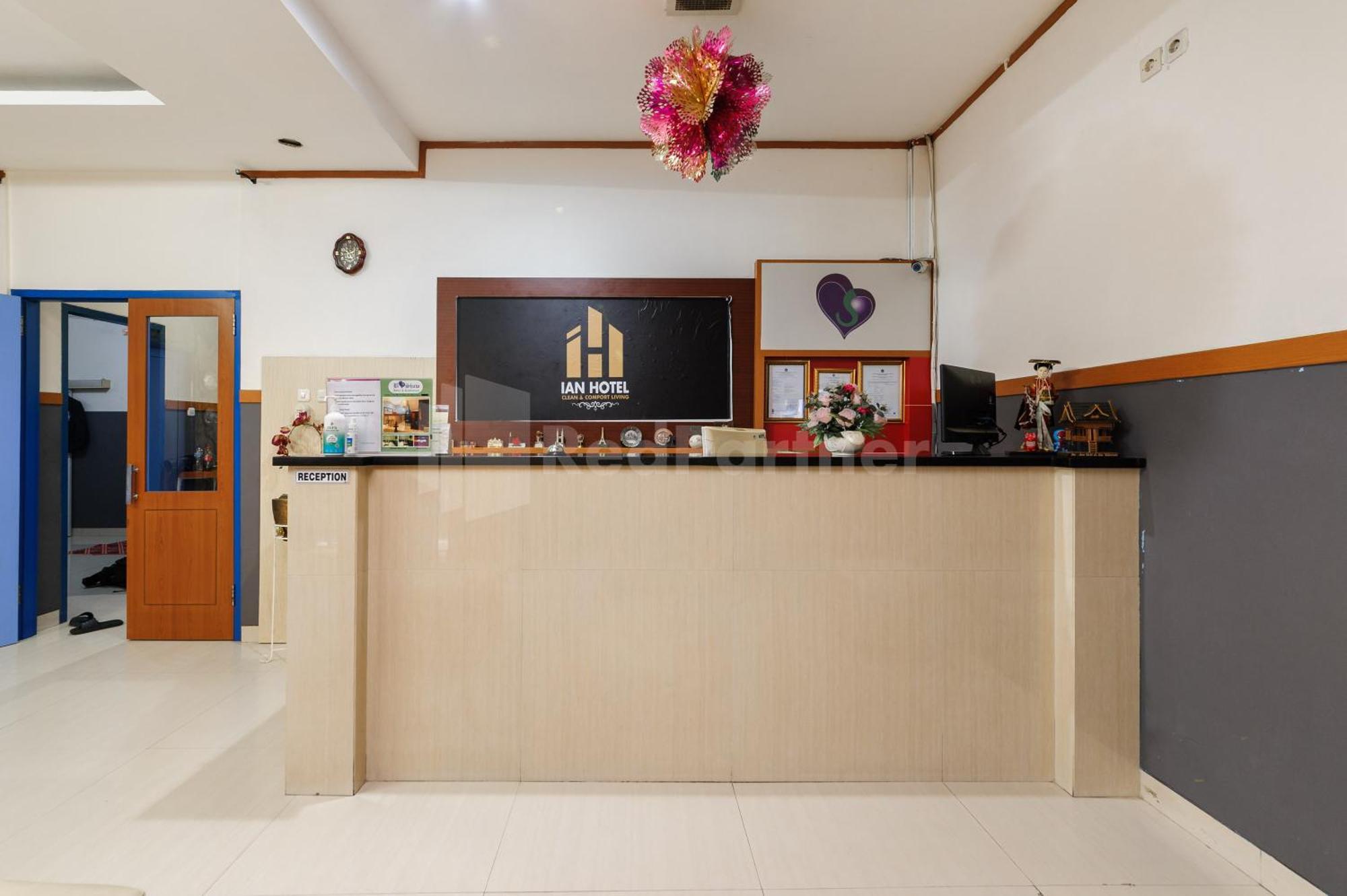 Ian Hotel Jaksa Mitra Reddoorz Jakarta Exterior photo