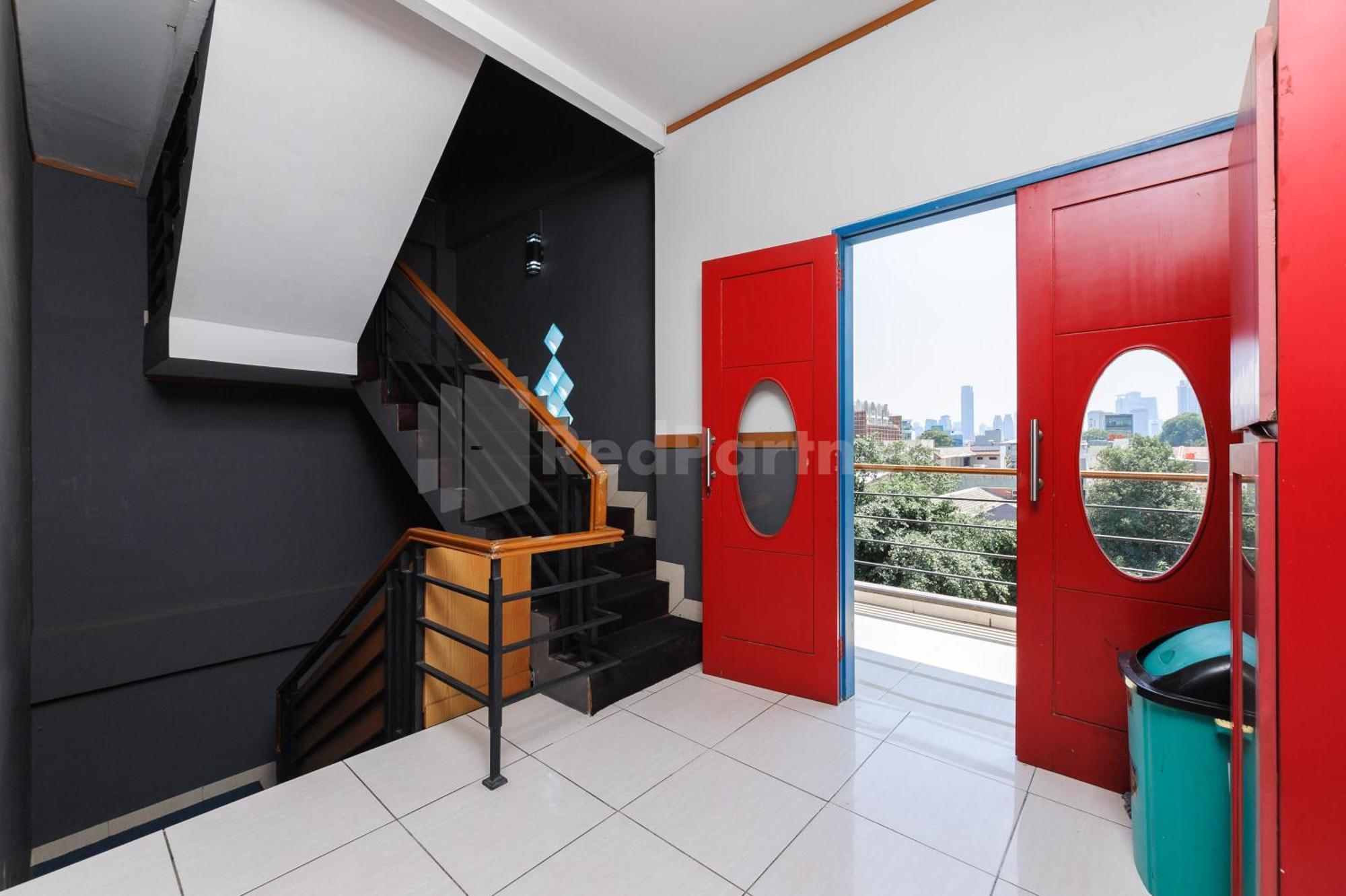 Ian Hotel Jaksa Mitra Reddoorz Jakarta Exterior photo